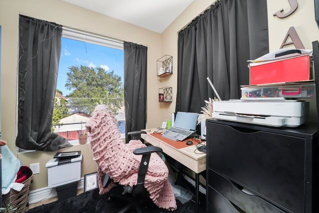 6933 S Washtenaw Avenue, Chicago, IL 60629