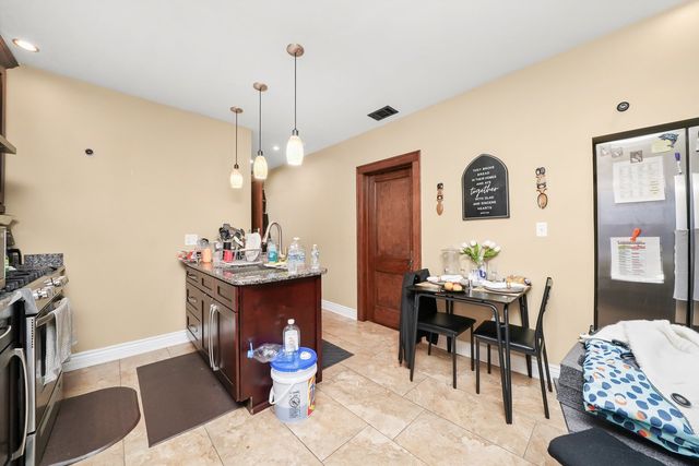 6933 S Washtenaw Avenue, Chicago, IL 60629