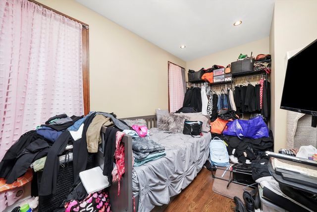 6933 S Washtenaw Avenue, Chicago, IL 60629