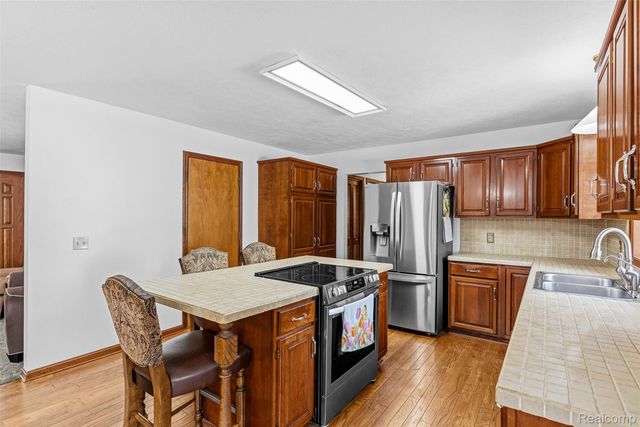 6699 E Lansing Road, Vernon Village, MI 48429