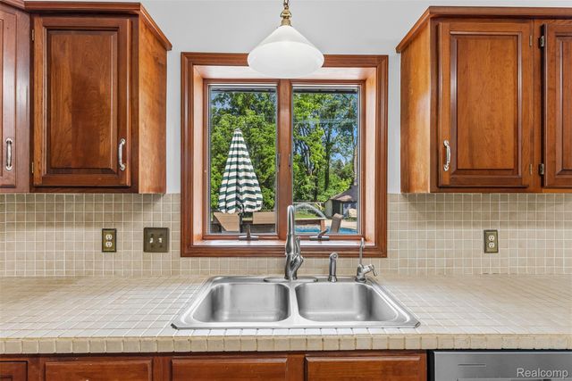 6699 E Lansing Road, Vernon Village, MI 48429