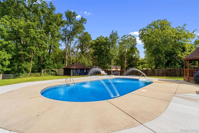 6699 E Lansing Road, Vernon Village, MI 48429