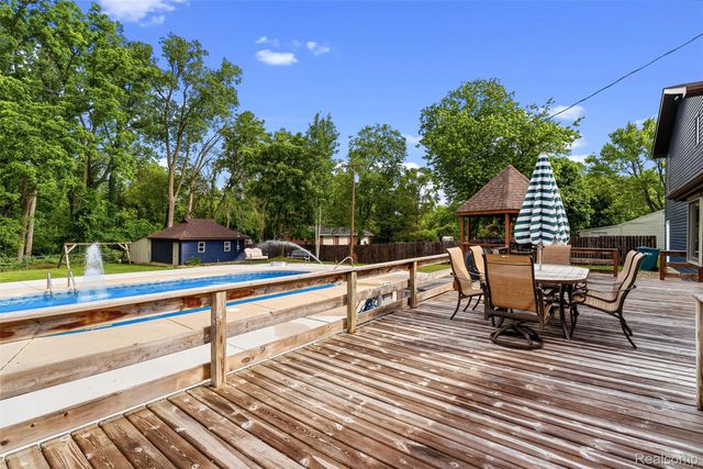 6699 E Lansing Road, Vernon Village, MI 48429