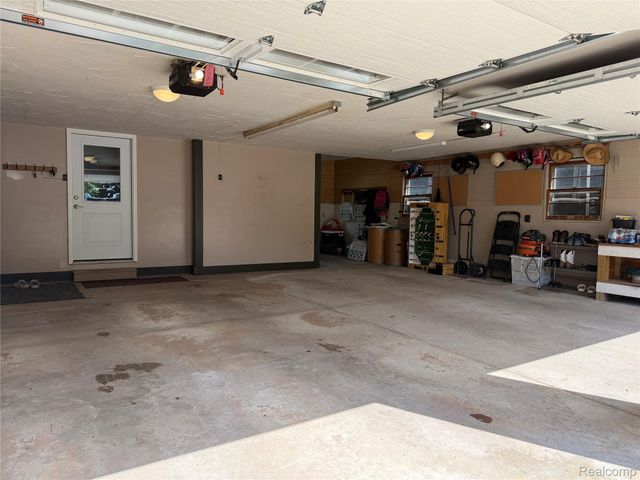 6699 E Lansing Road, Vernon Village, MI 48429