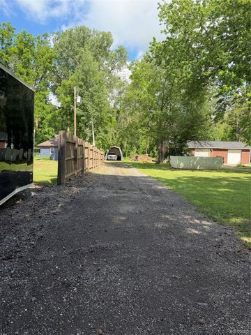 6699 E Lansing Road, Vernon Village, MI 48429