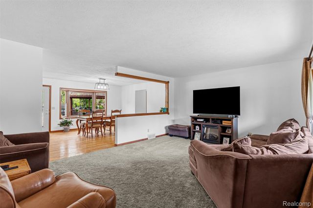 6699 E Lansing Road, Vernon Village, MI 48429