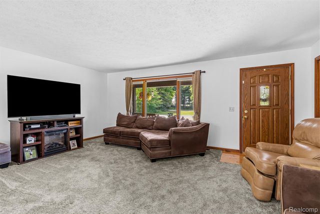 6699 E Lansing Road, Vernon Village, MI 48429