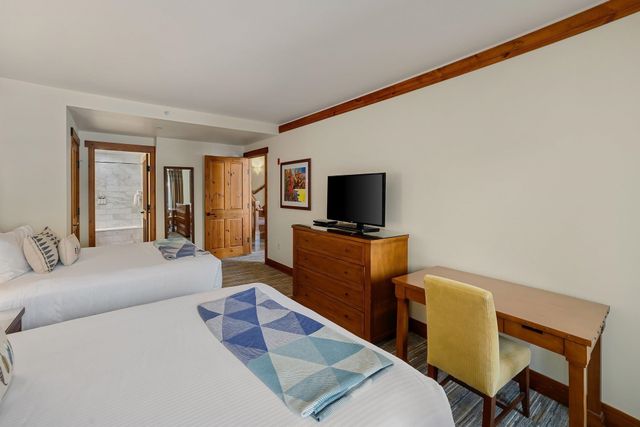 7412 Mountain Rd Unit 407, Stowe, VT 05672