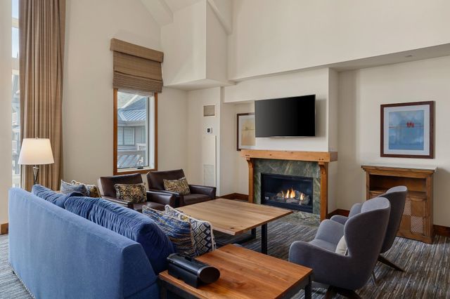 7412 Mountain Rd Unit 407, Stowe, VT 05672