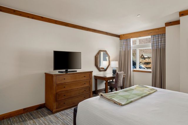 7412 Mountain Rd Unit 407, Stowe, VT 05672