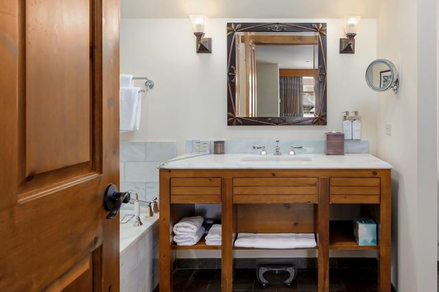 7412 Mountain Rd Unit 407, Stowe, VT 05672