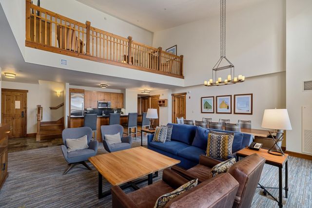 7412 Mountain Rd Unit 407, Stowe, VT 05672