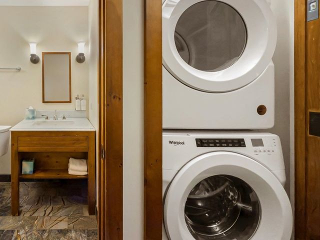 7412 Mountain Rd Unit 407, Stowe, VT 05672