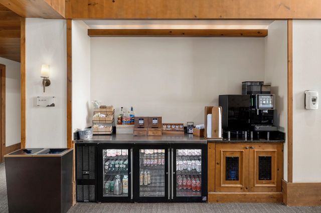 7412 Mountain Rd Unit 407, Stowe, VT 05672