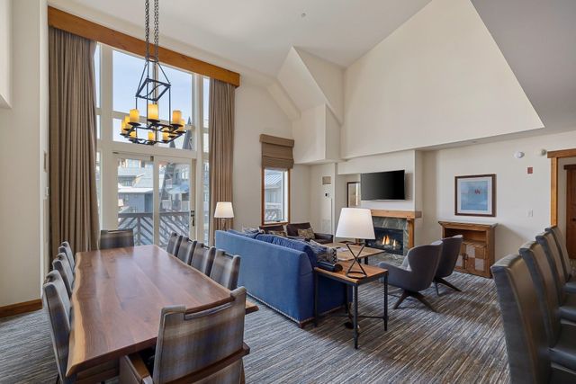 7412 Mountain Rd Unit 407, Stowe, VT 05672