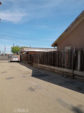 109 Calaveras, Modesto, CA 95354