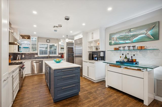 2131 NE 15th Ter, Wilton Manors, FL 33305