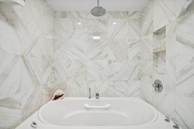 2131 NE 15th Ter, Wilton Manors, FL 33305