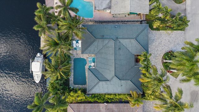 2131 NE 15th Ter, Wilton Manors, FL 33305