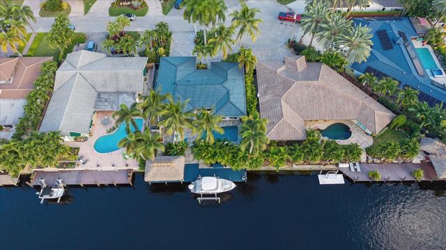 2131 NE 15th Ter, Wilton Manors, FL 33305