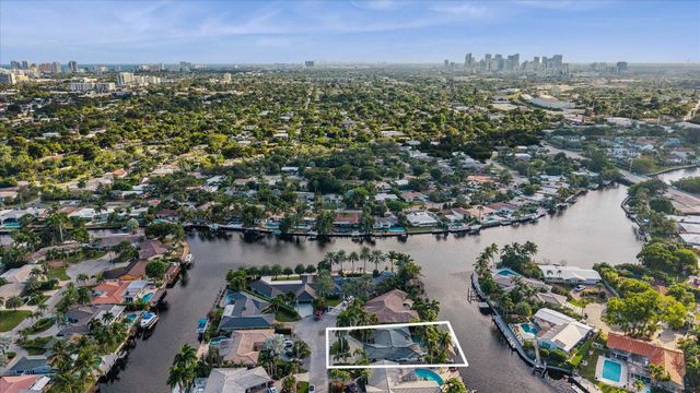 2131 NE 15th Ter, Wilton Manors, FL 33305