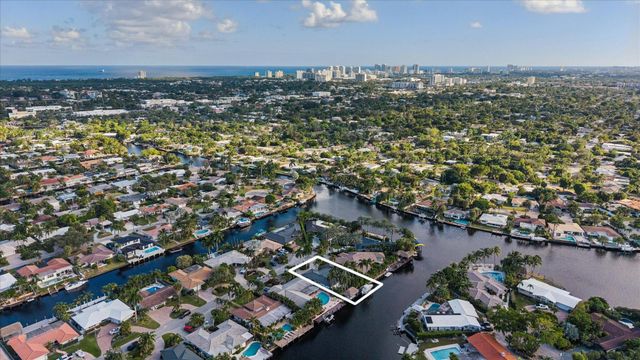 2131 NE 15th Ter, Wilton Manors, FL 33305