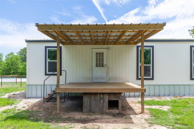 601 E Reynosa, De Leon, TX 76444