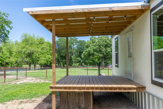 601 E Reynosa, De Leon, TX 76444