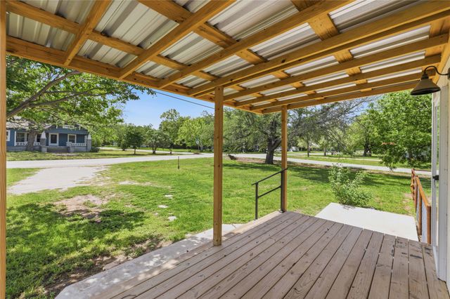 601 E Reynosa, De Leon, TX 76444