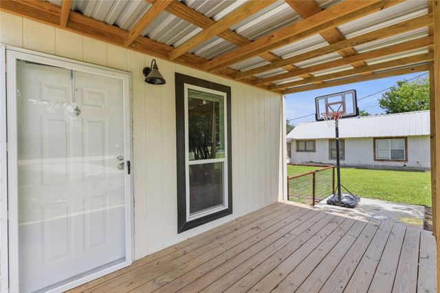 601 E Reynosa, De Leon, TX 76444