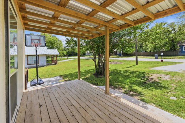601 E Reynosa, De Leon, TX 76444
