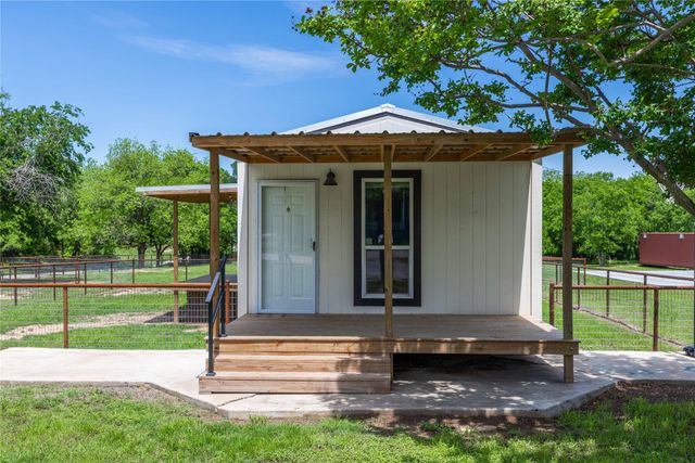 601 E Reynosa, De Leon, TX 76444