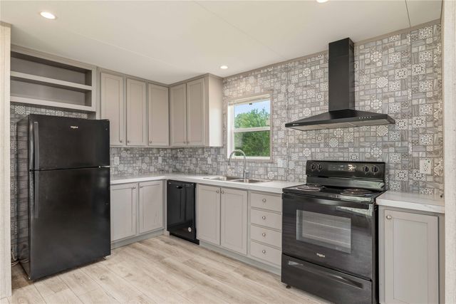 601 E Reynosa, De Leon, TX 76444