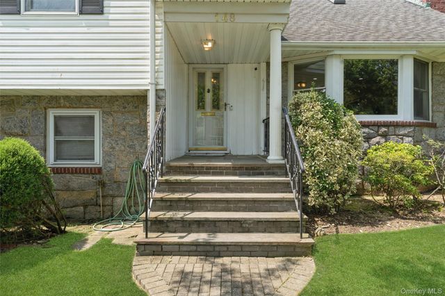 148 Lincoln Street, Garden City, NY 11530