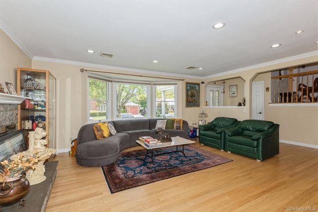148 Lincoln Street, Garden City, NY 11530