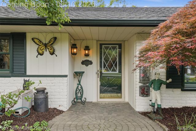 27221 Apple Tree Lane, Franklin Village, MI 48025