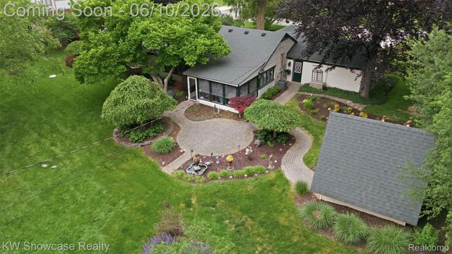 27221 Apple Tree Lane, Franklin Village, MI 48025