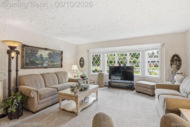 27221 Apple Tree Lane, Franklin Village, MI 48025