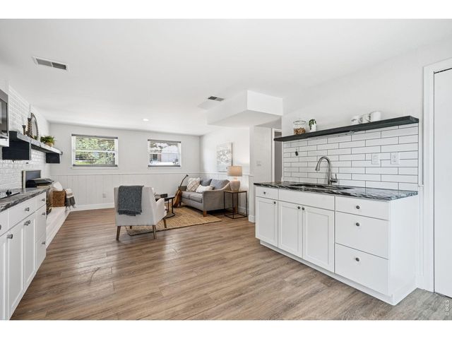 3525 Lakeview Cir, Longmont, CO 80503