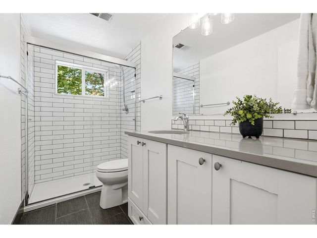 3525 Lakeview Cir, Longmont, CO 80503