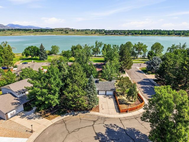 3525 Lakeview Cir, Longmont, CO 80503