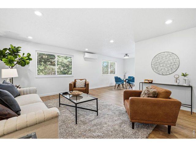 3525 Lakeview Cir, Longmont, CO 80503