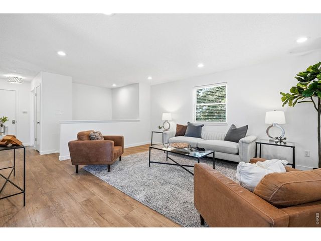 3525 Lakeview Cir, Longmont, CO 80503