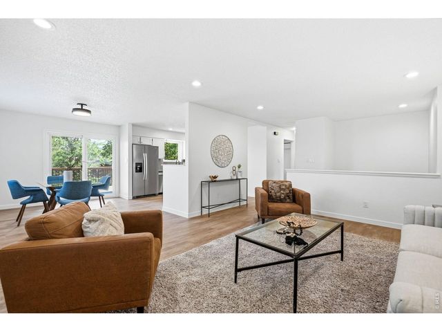 3525 Lakeview Cir, Longmont, CO 80503