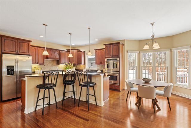 3700 Oakharbor Street, Kalamazoo, MI 49009