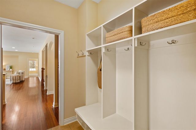 3700 Oakharbor Street, Kalamazoo, MI 49009