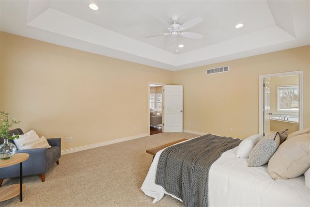 3700 Oakharbor Street, Kalamazoo, MI 49009