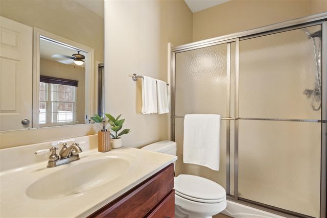 3700 Oakharbor Street, Kalamazoo, MI 49009