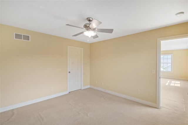 3700 Oakharbor Street, Kalamazoo, MI 49009