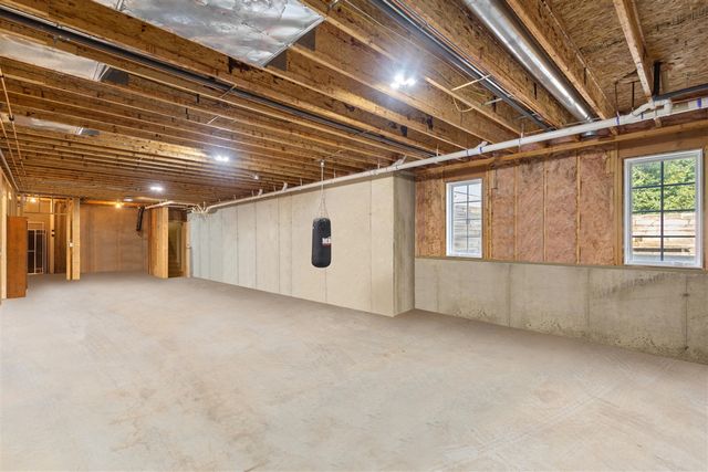 3700 Oakharbor Street, Kalamazoo, MI 49009